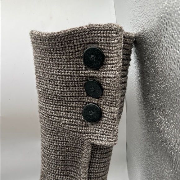 UGG Classic Cardy Boot Shearling Bootie 7 - Picture 4 of 10